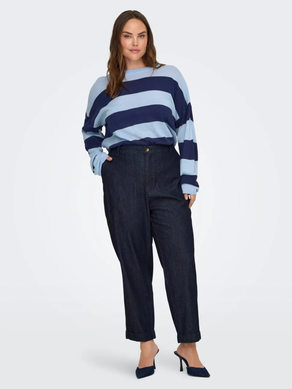 CARASHBY Straight Fit Court Jeans