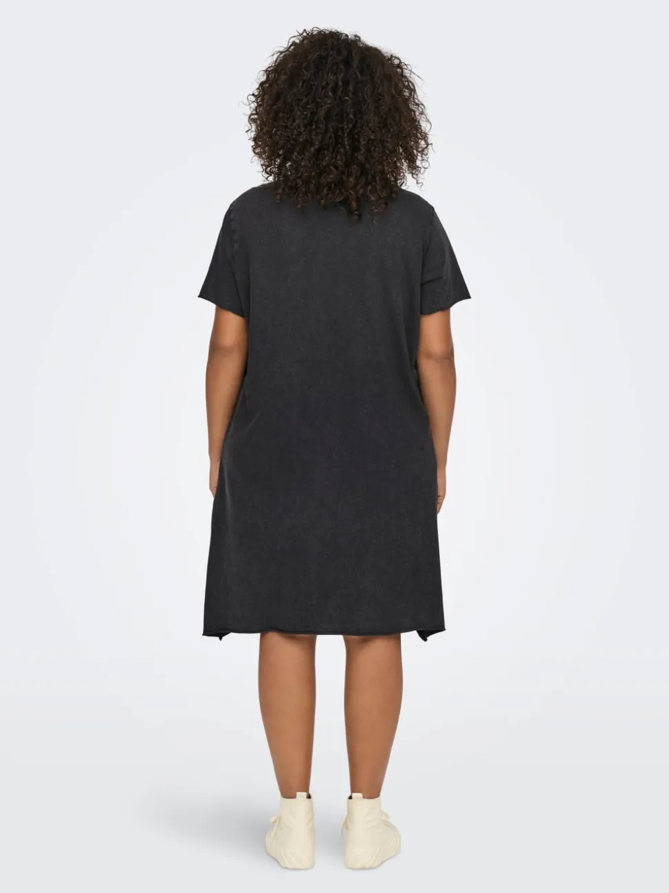 CARLUCY Robe courte