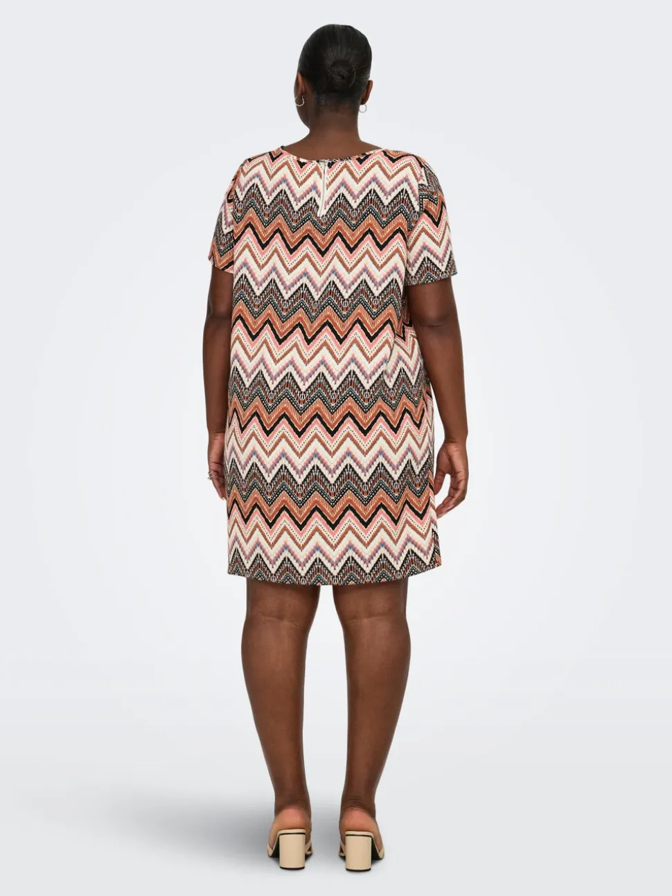 CARLUX Robe courte