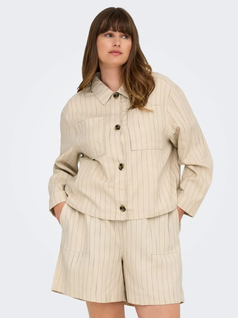 CARMONICA Veste