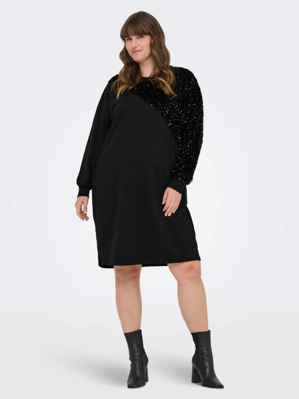 CARNELLIE Robe courte