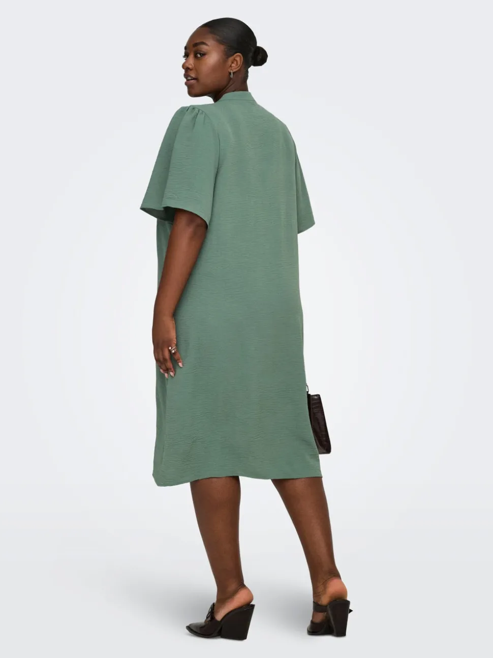CARPLANA Robe courte