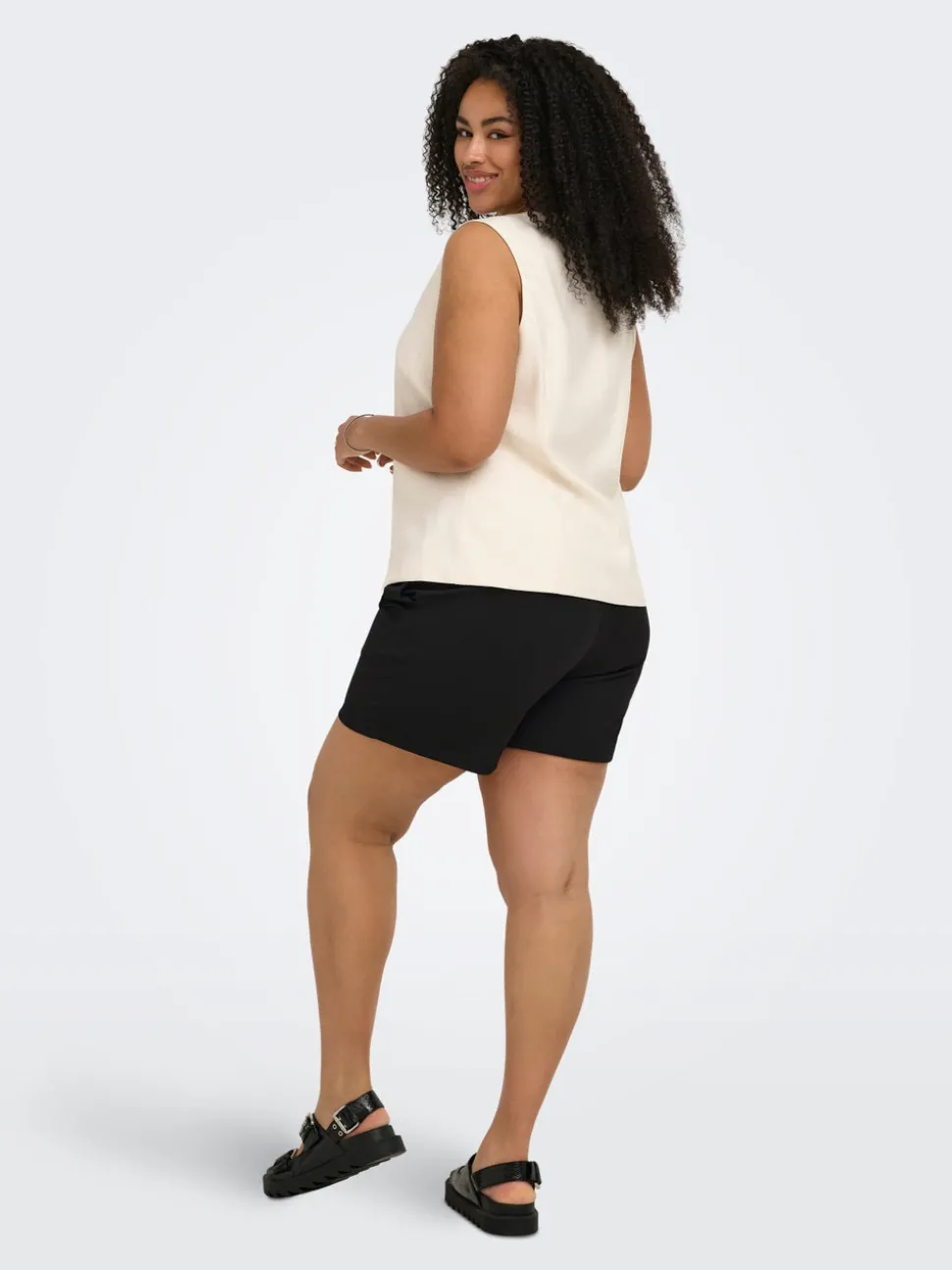 CARSANIA Taille moyenne Regular Fit Short