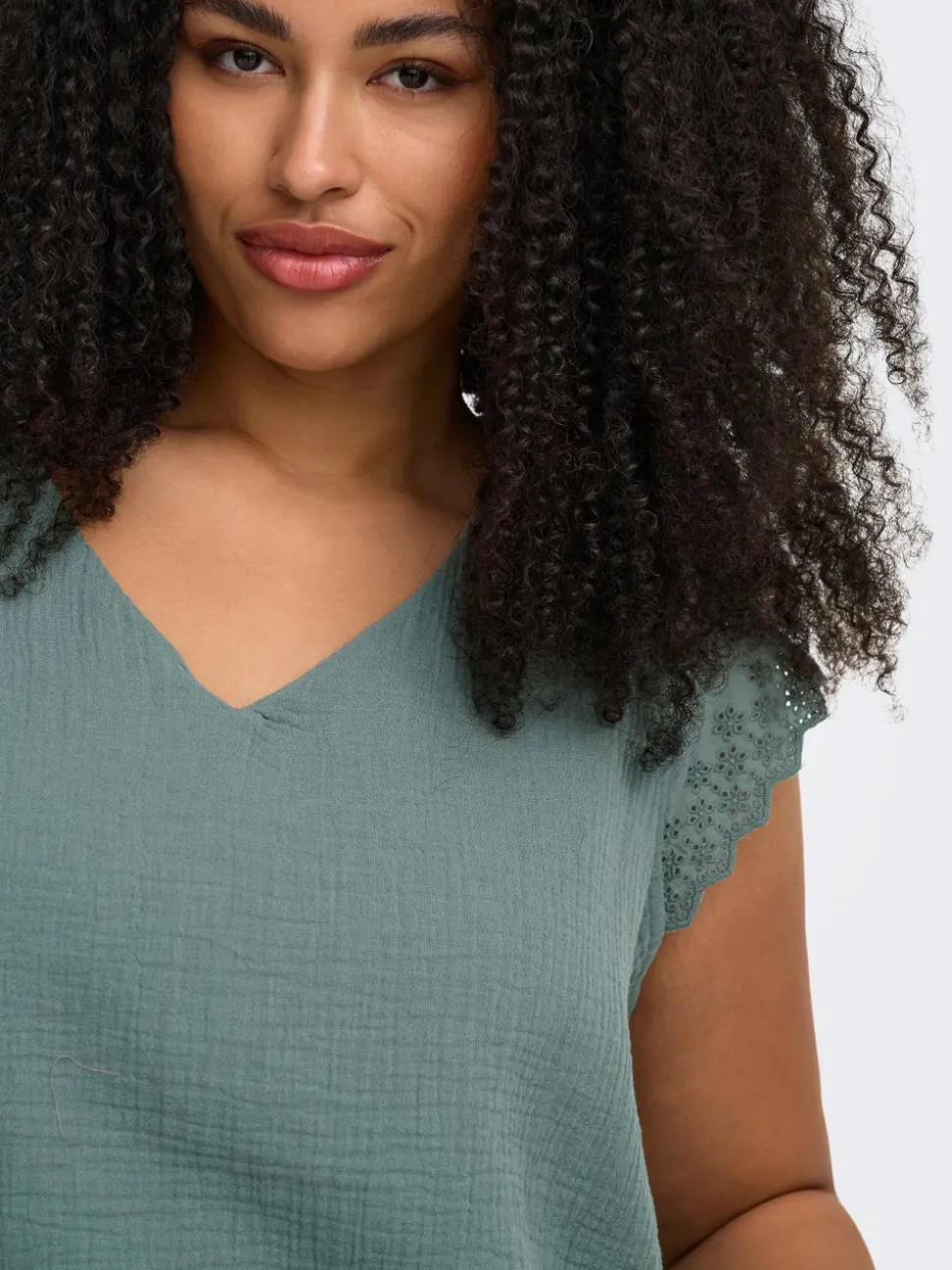 CARTHYRA Top