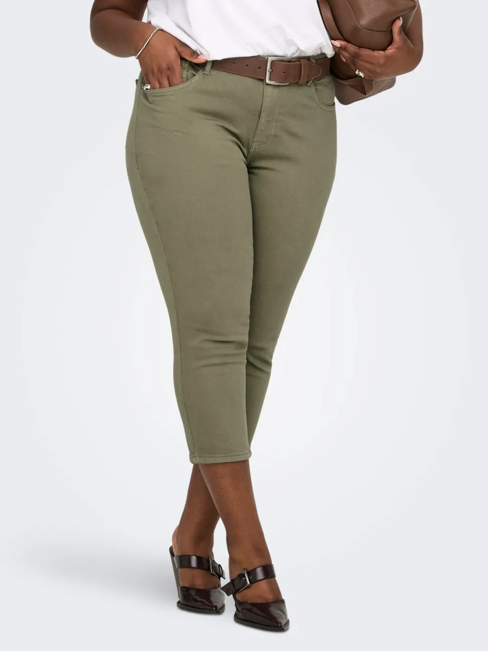 CARWILLY Cropped Fit Court Jeans