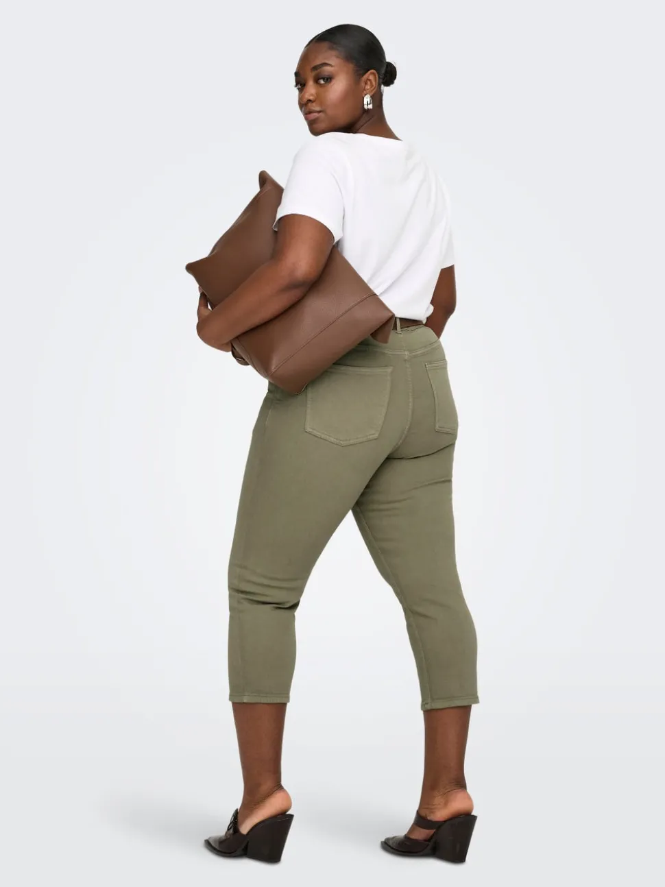 CARWILLY Cropped Fit Court Jeans