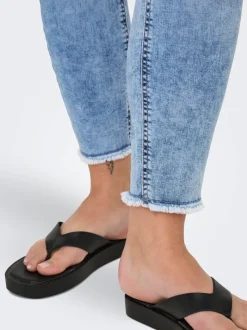 CARWilly regular waist skinny fit jeans