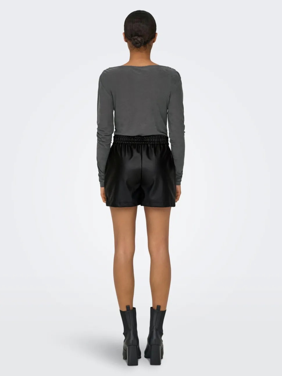 JDYALAIA Taille moyenne Regular Fit Short en cuir synthétique