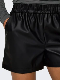 JDYALAIA Taille moyenne Regular Fit Short en cuir synthétique