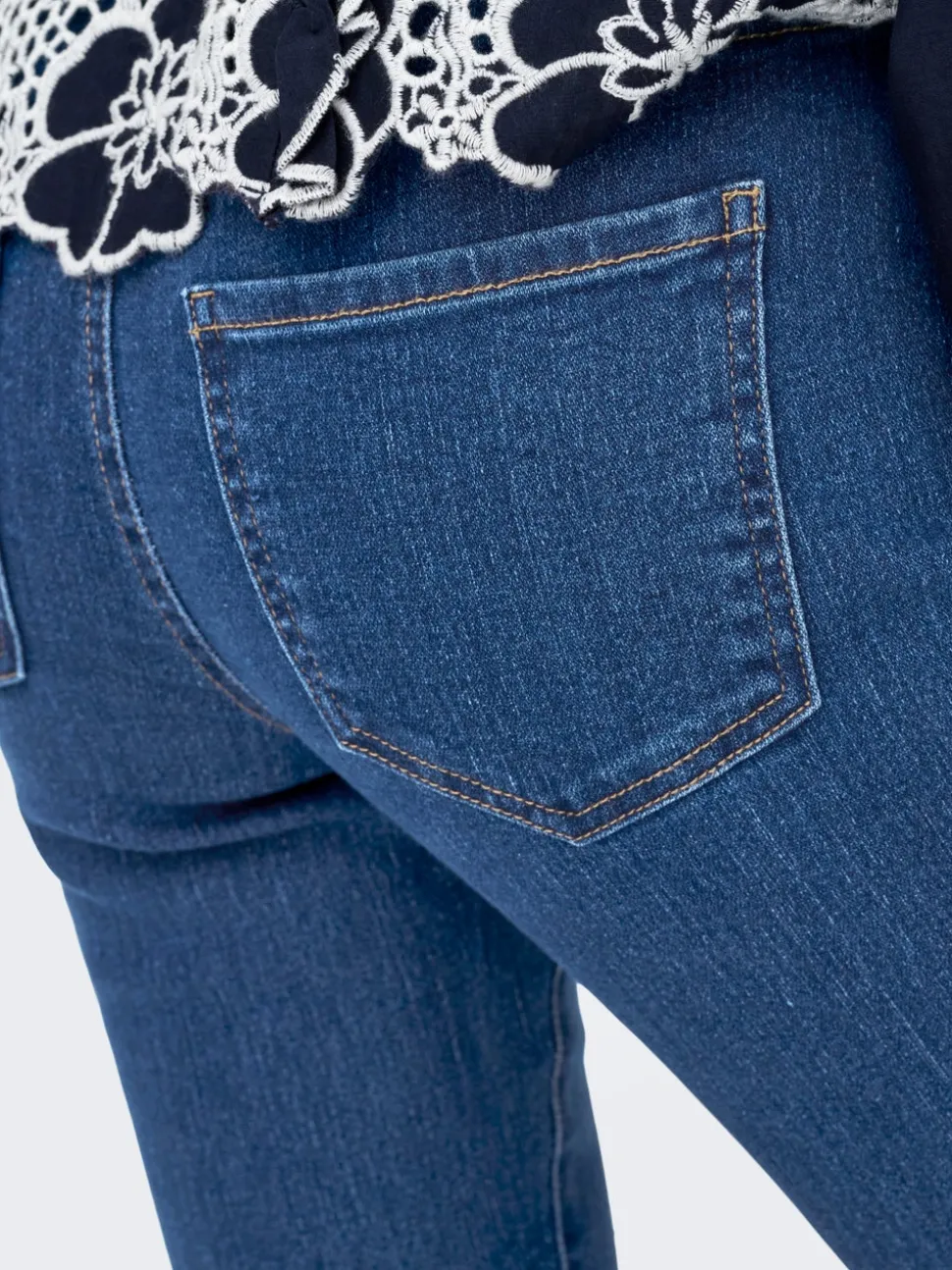 JDYKAREN Taille moyenne Flared Fit Jeans