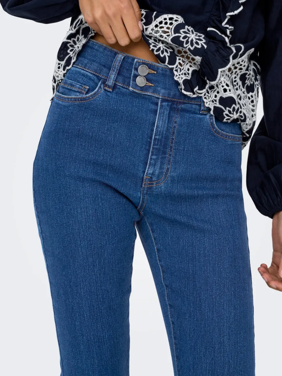 JDYKAREN Taille moyenne Flared Fit Jeans