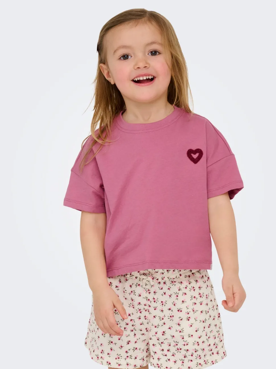KMGANNA T-shirt