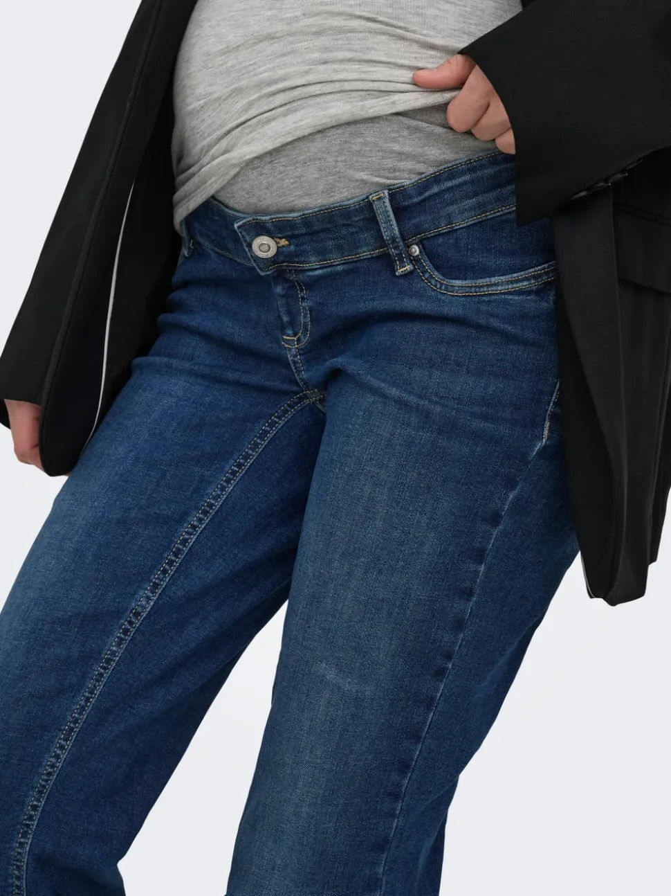 OLMBLUSH Flared Fit Jeans