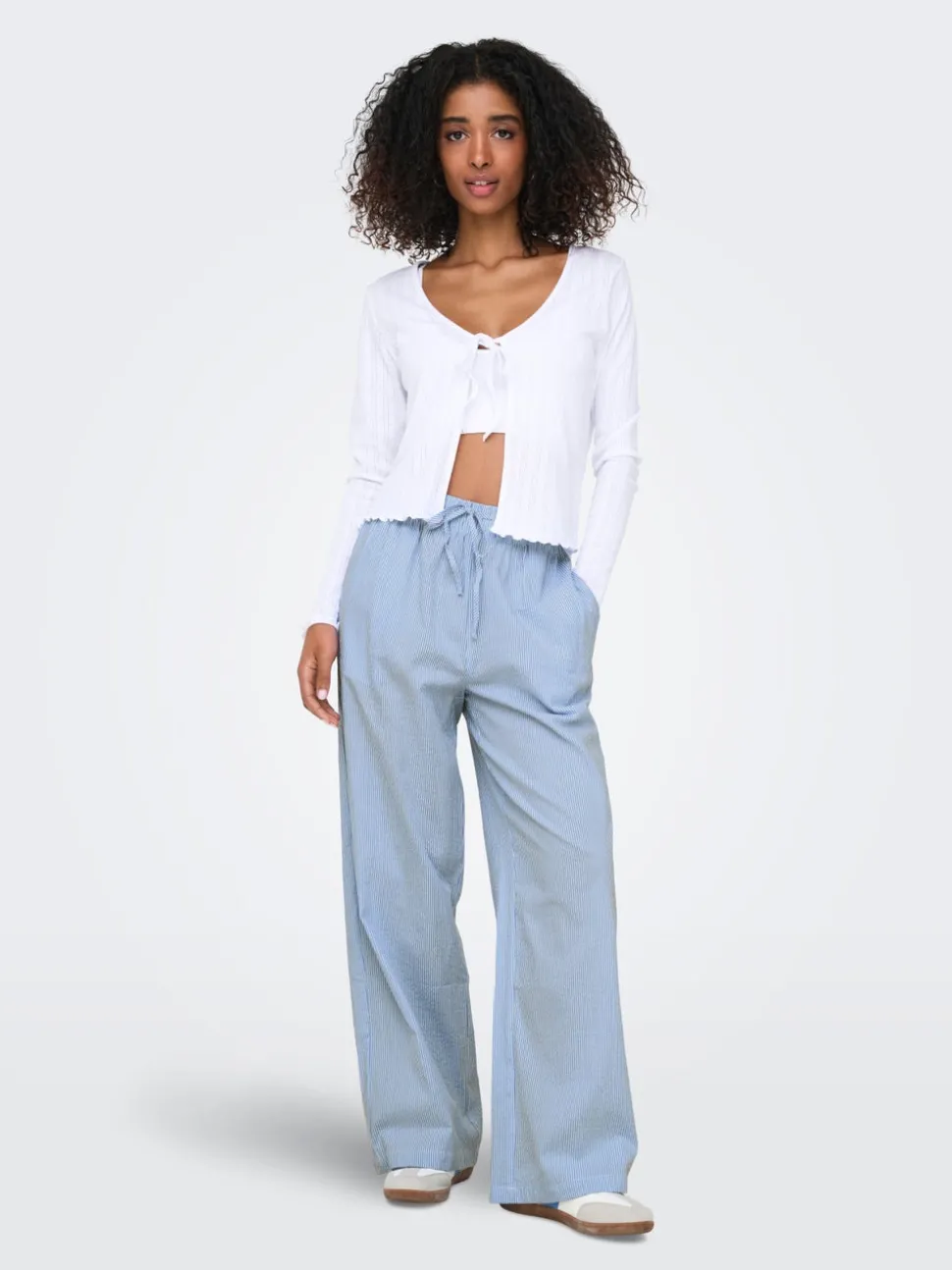 ONLAUGUSTA Regular Fit Pantalon à jambe large