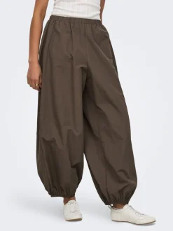 ONLAZRA Coupe barrel Pantalon style parachute