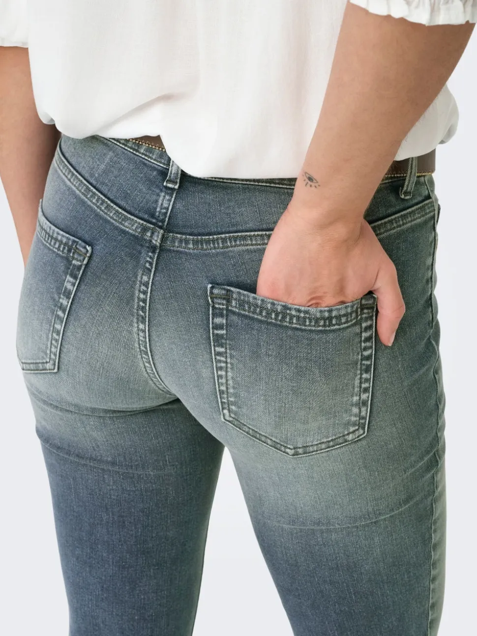 ONLBLUSH Taille moyenne Flared Fit Jeans