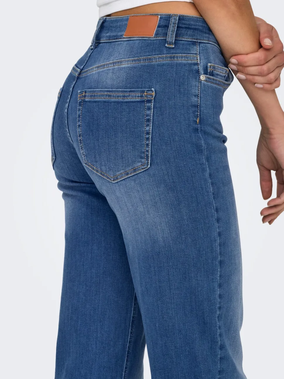 ONLBLUSH Taille moyenne Straight Fit Jeans