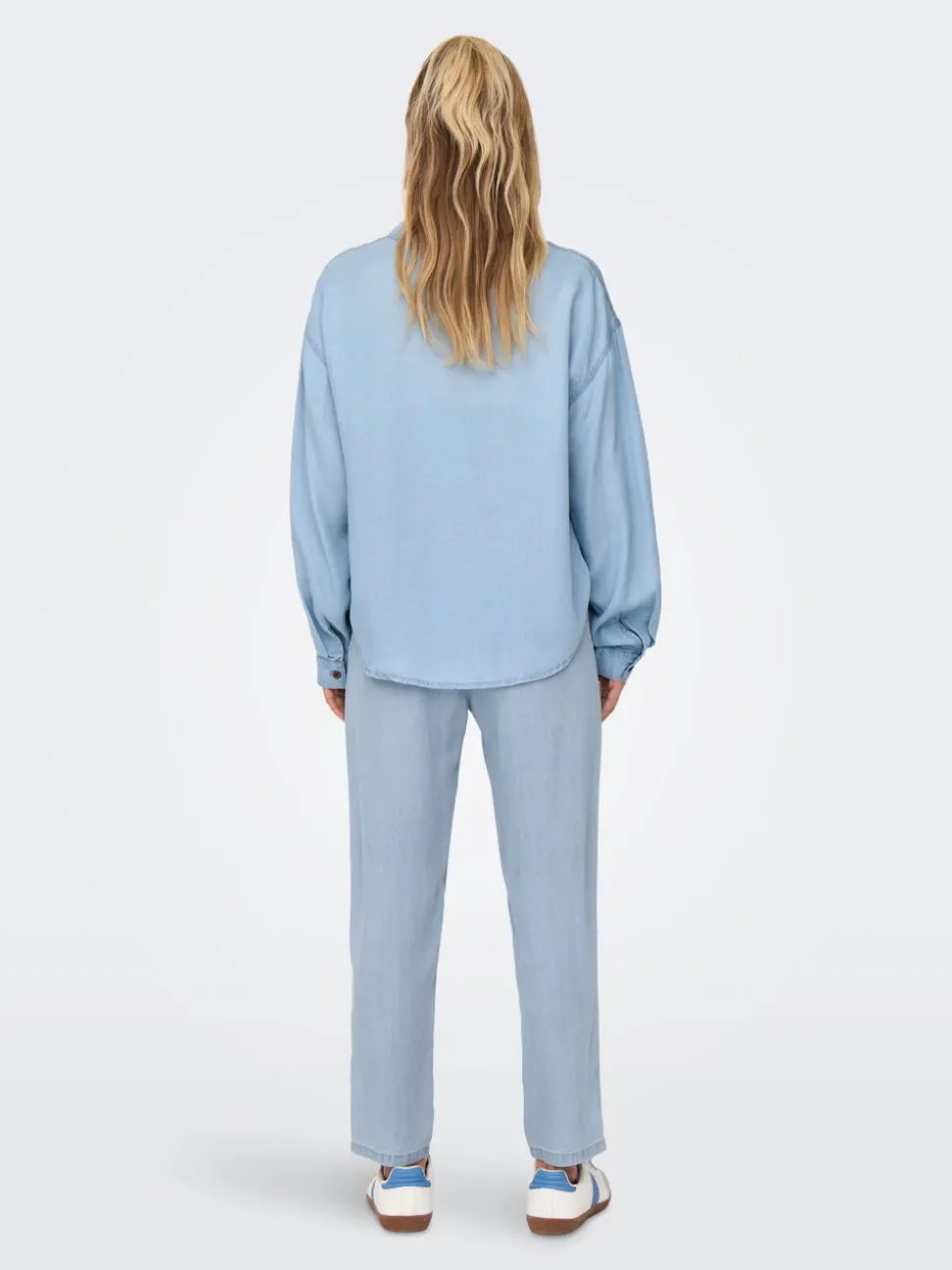 ONLCHARIS Top
