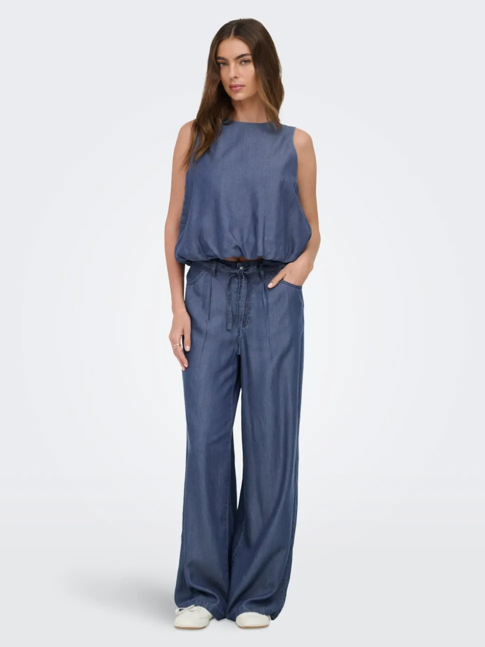 ONLCHARIS Top