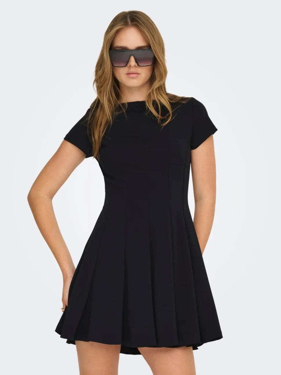 ONLEVI Robe courte