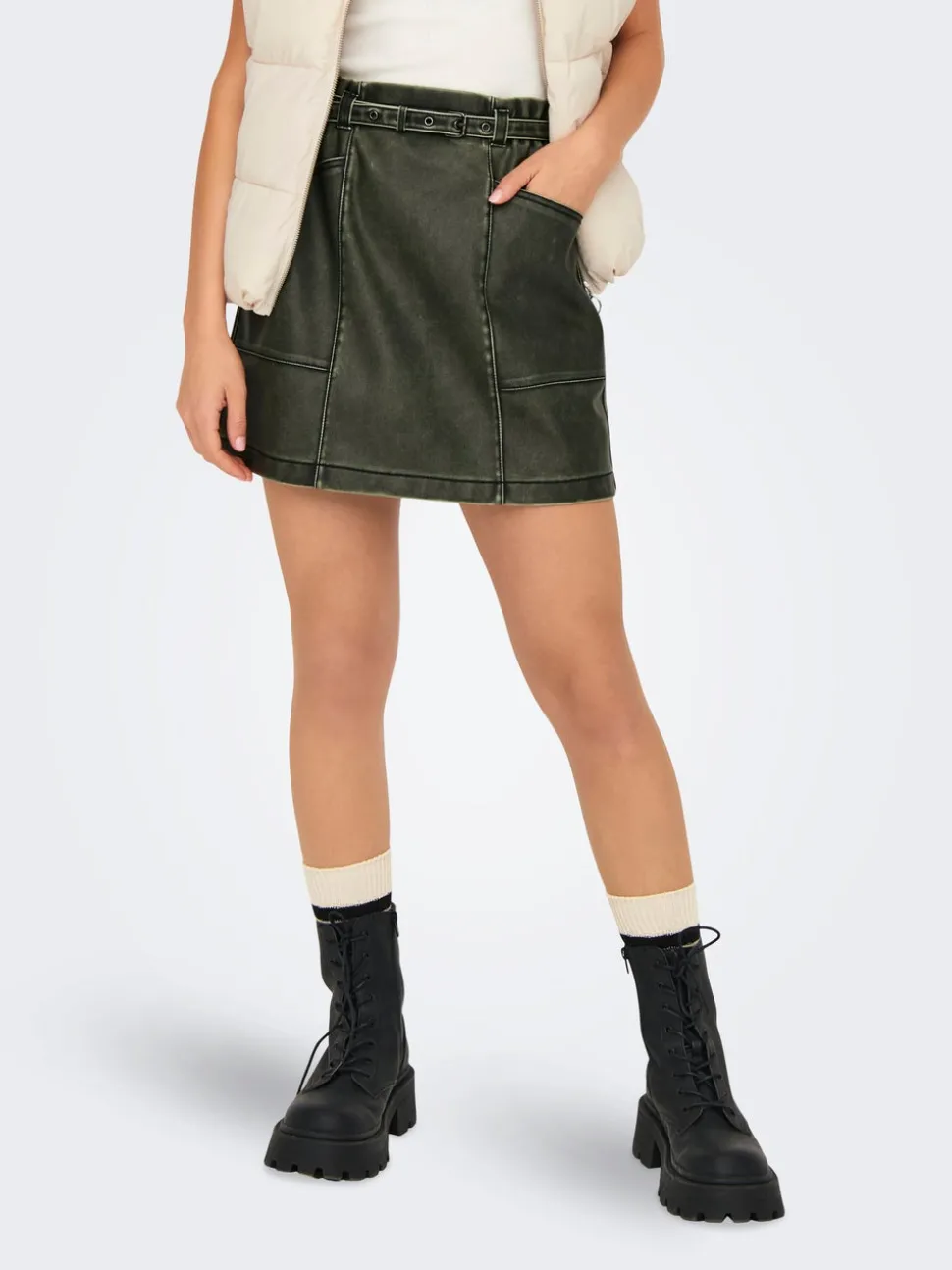 ONLHALLI Jupe en cuir synthétique Jupe mini