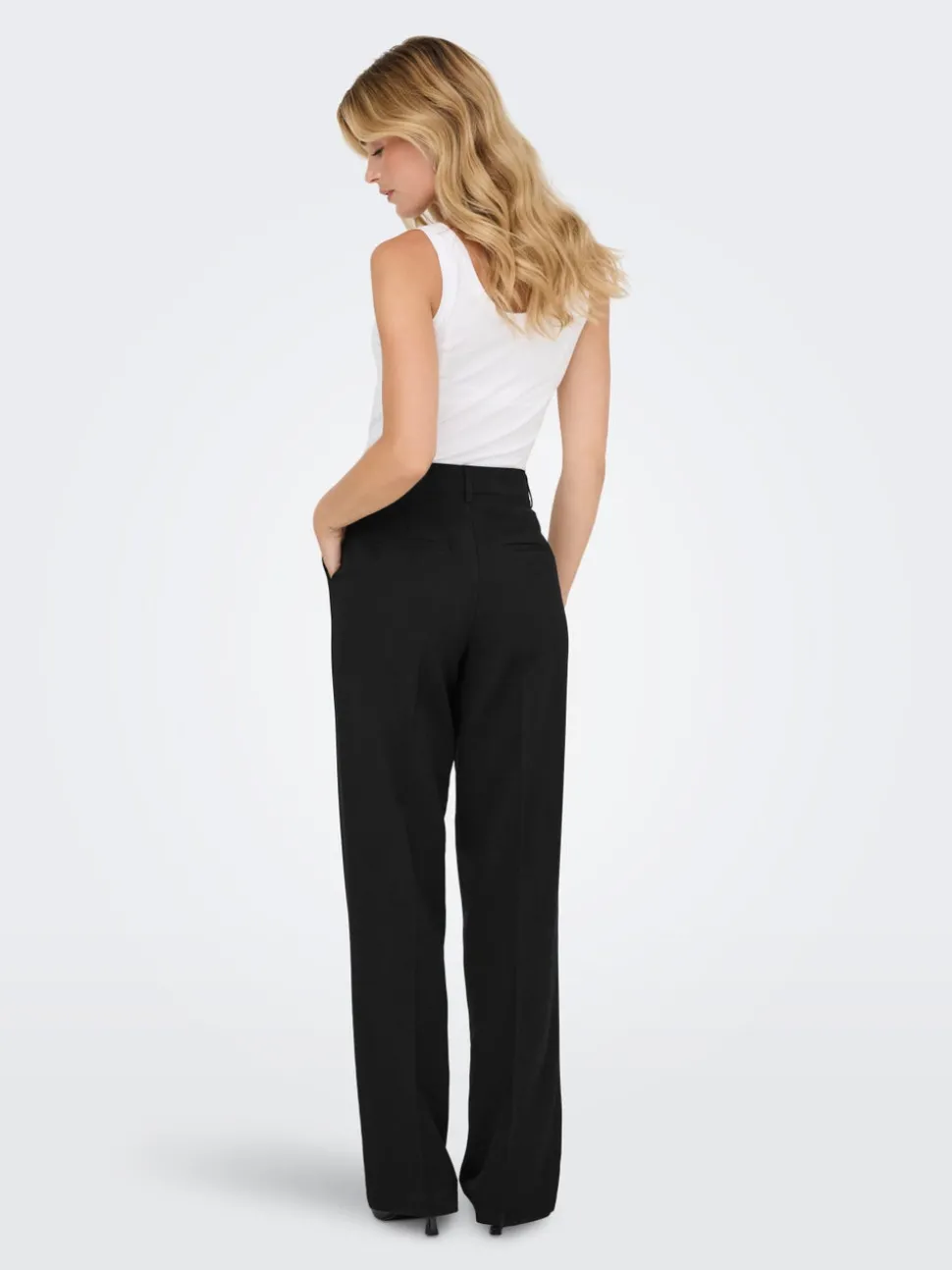 ONLHATTIE-LANA Straight Tapered Fit Pantalon à jambe large