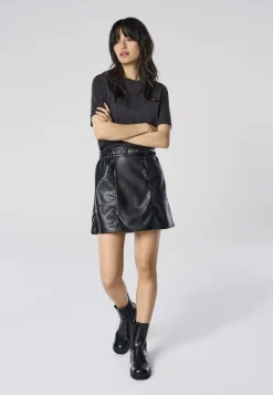 ONLHEIDI Taille moyenne Regular Fit Short en cuir synthétique