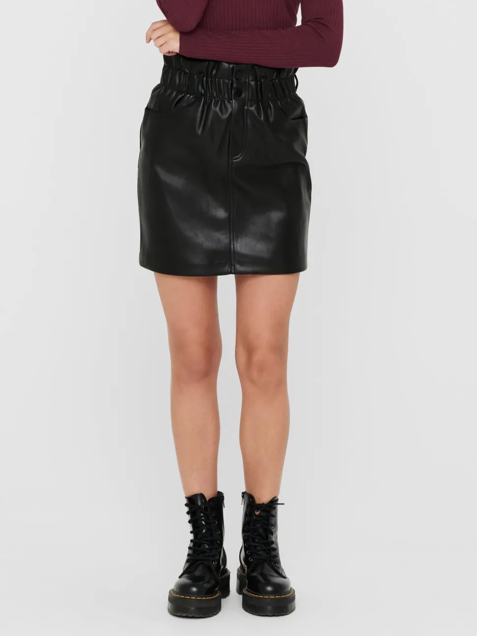 ONLMAIYA-MIRI mini-jupe en simili cuir