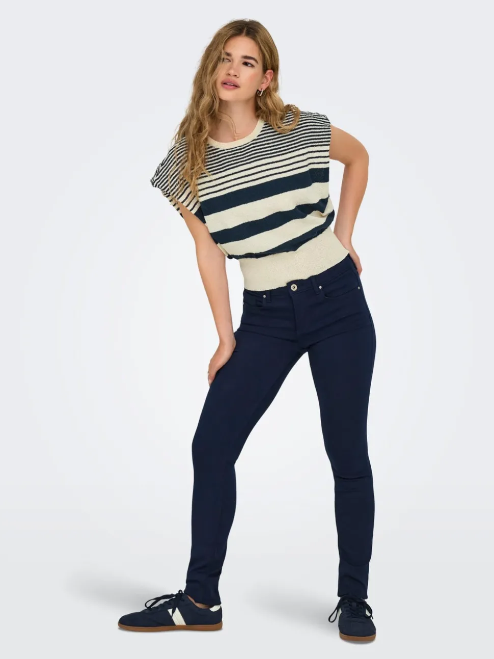 ONLMIA Top