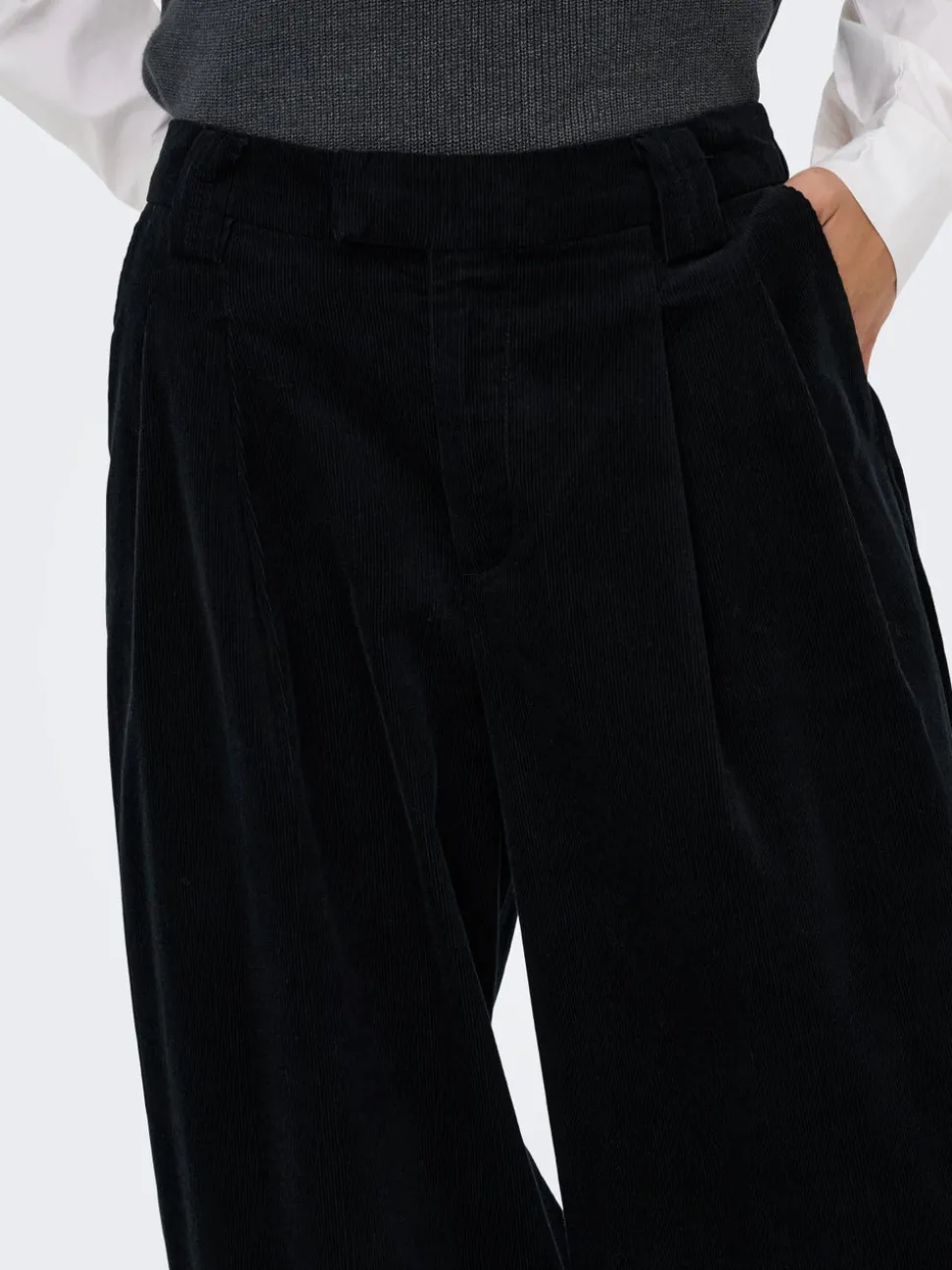 ONLSVEA-NESSA Wide Leg Fit Pantalon en velours côtelé