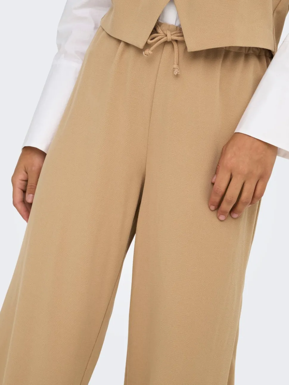 ONLTHANA Wide Leg Fit Pantalon à jambe large