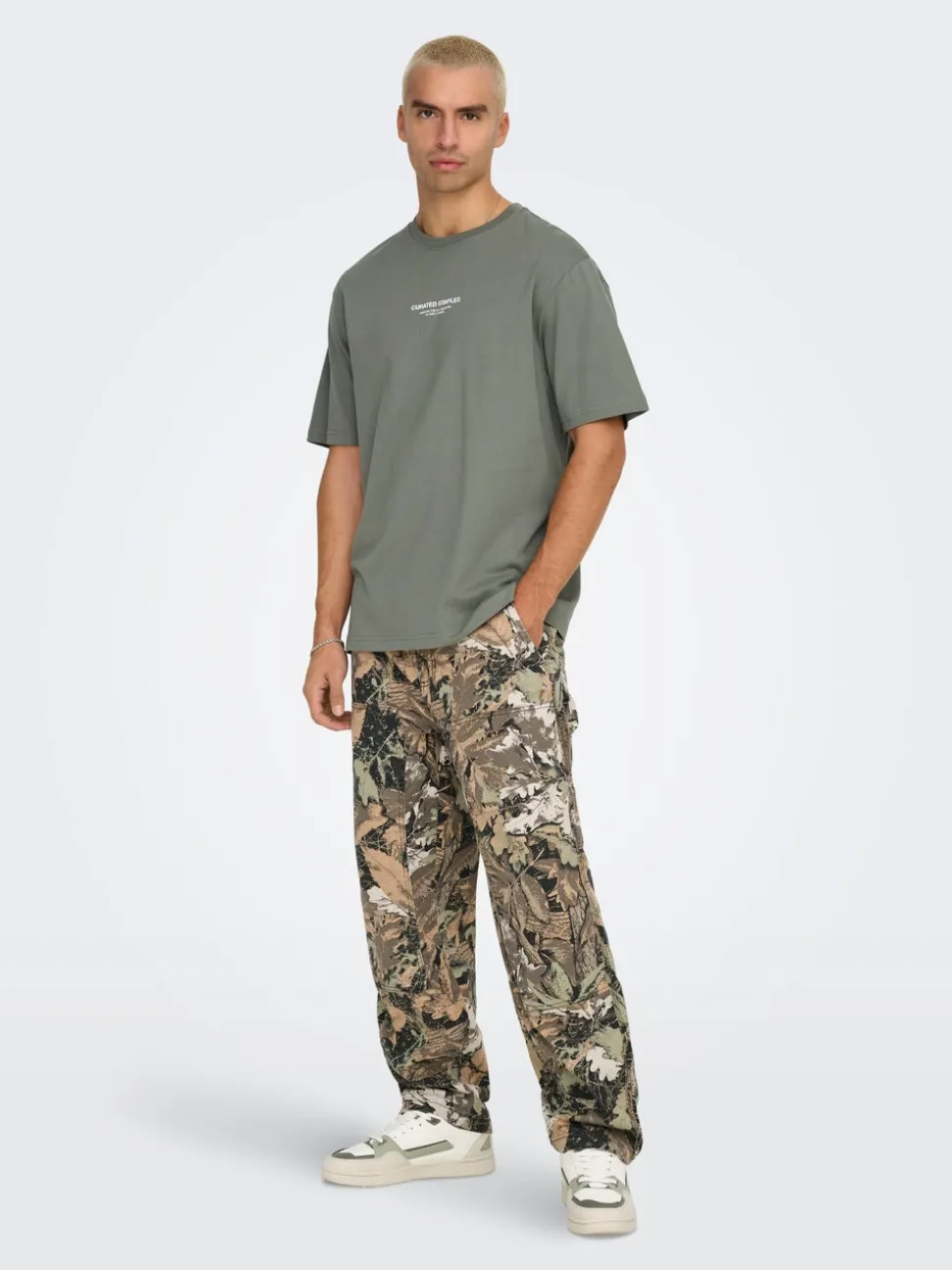 ONSCURATED T-shirt