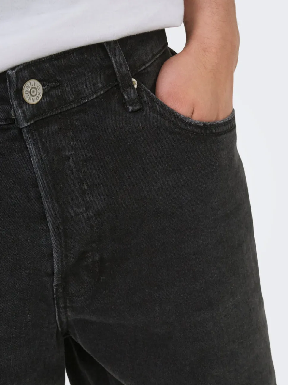 ONSEDGE Straight Fit Shorts