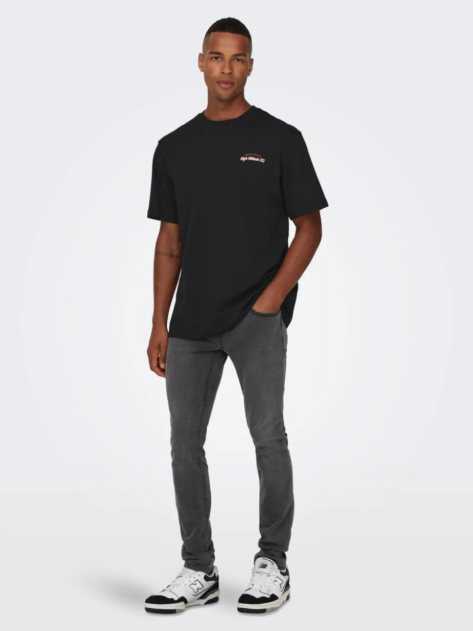 ONSELI T-shirt