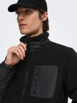 ONSTYRO Veste