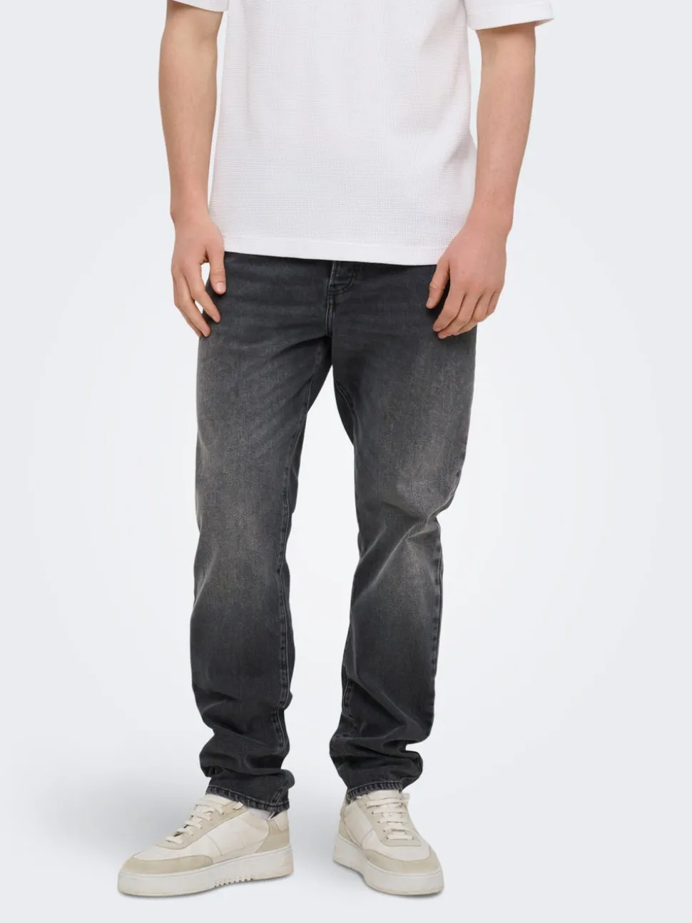 ONSYOKE Tapered Fit Jeans